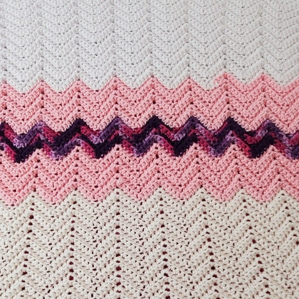 Crochet Throw Blanket Unisex OS Pink Cream Chevron Ripple